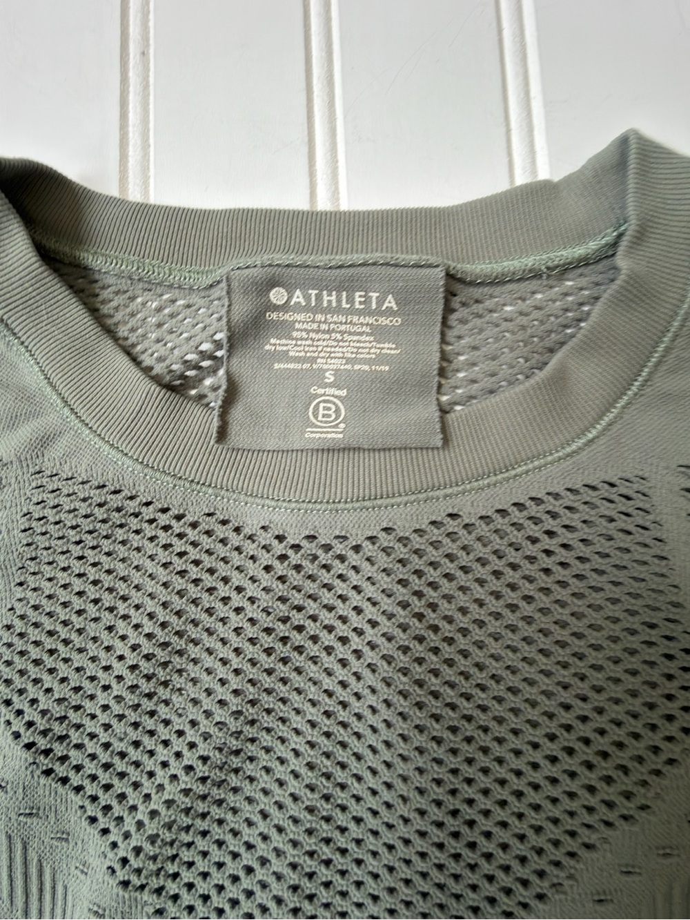 Athleta Women's Oxygen Tank Top Mesh Olive Green Size S Sleeveless Stretch - Picture 2 of 3